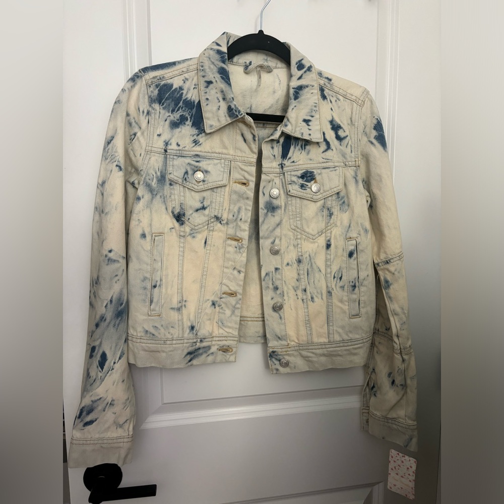 Free people Jones tie dye denim jacket xs NWT